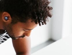 JBL Live Free 2 & Live Pro 2, TWS Premium Cocok Buat Pekerja Kantoran Aktif